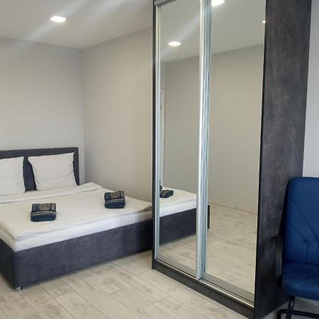 Appartement Як Вдома ! à Oujhorod Extérieur photo
