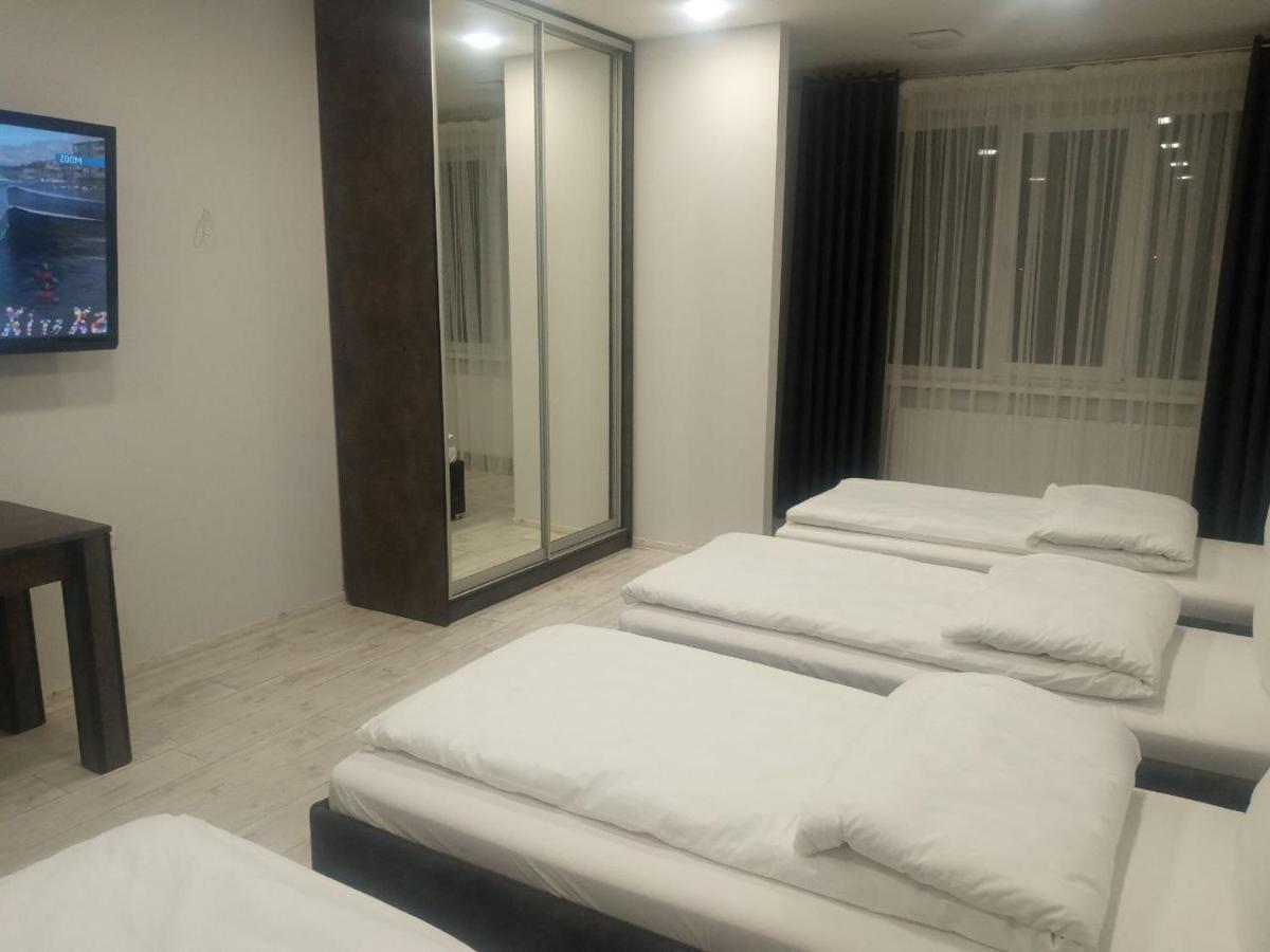 Appartement Як Вдома ! à Oujhorod Extérieur photo